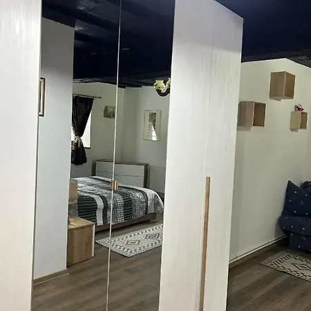 아파트 Blue House