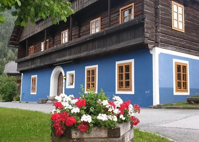 아파트 Blue House