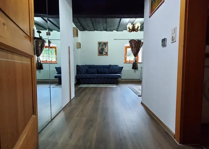 아파트 Blue House